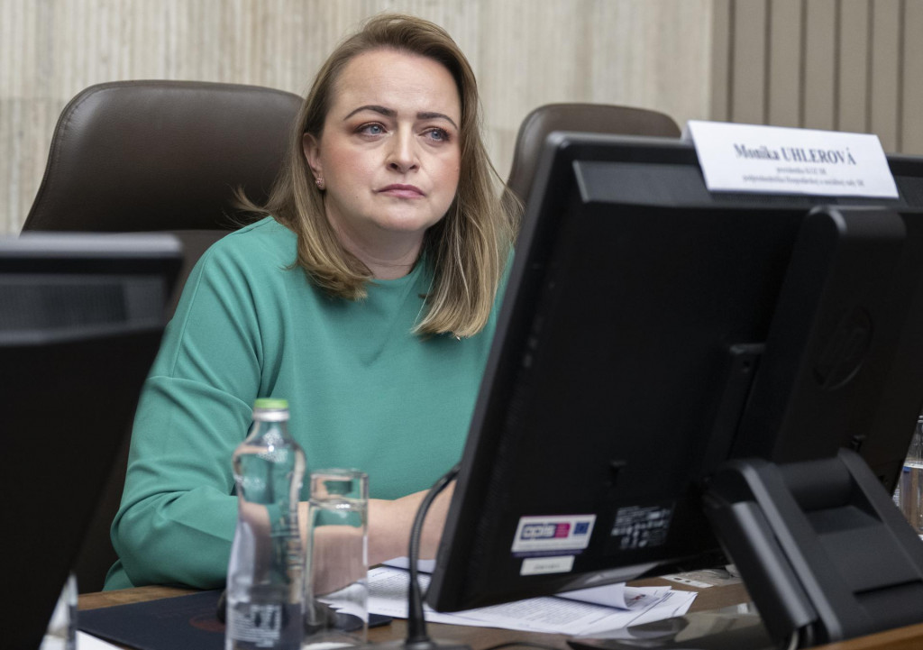 Na snímke prezidentka Konfederácie odborových zväzov Monika Uhlerová počas rokovania Hospodárskej a sociálnej rady na Úrade vlády 14. októbra 2024 v Bratislave. FOTO: TASR/Martin Baumann