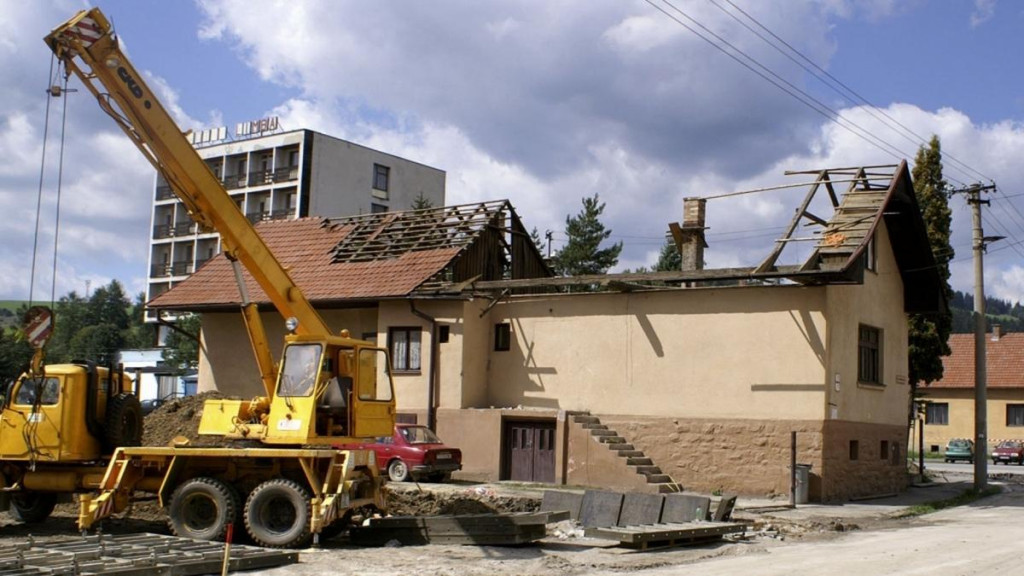 Na obnovu môžete získať peniaze i vopred. FOTO: TASR/L. Vojtaššáková