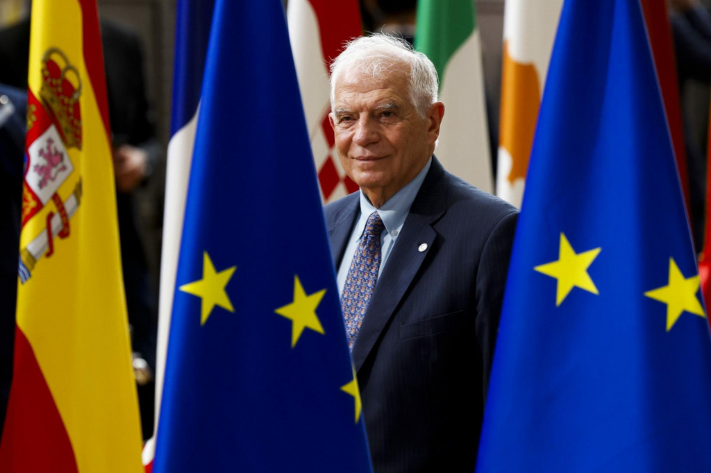 Šéf zahraničnej politiky Európskej únie Josep Borrell prichádza na summit EÚ v Bruseli. FOTO: TASR/AP