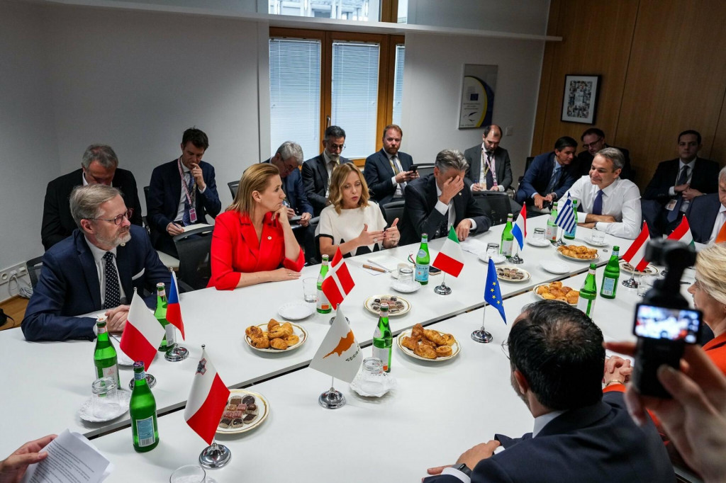 Na snímke zľava český premiér Petr Fiala na stretnutí pred summitom v Bruseli. FOTO: X/Petr Fiala