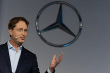 Na snímke šéf automobilovej skupiny Mercedes-Benz Ola Källenius. FOTO: Reuters