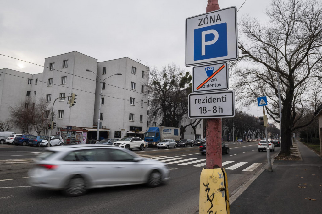 Vyhradené parkovanie príde aj do mestskej časti Nové Mesto. FOTO: TASR/J. Novák