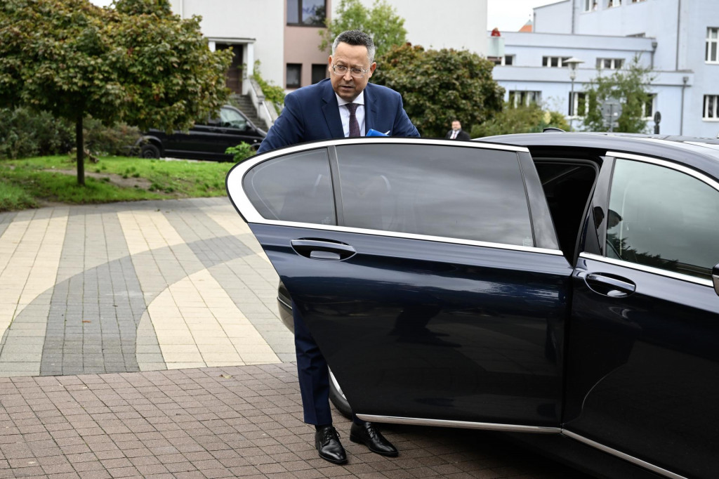 Minister financií Ladislav Kamenický zo Smeru hovorí o pláne znižovať deficit aj v ďalších rokoch.

FOTO: TASR/ P. Neubauer