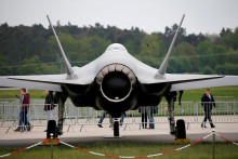 Stíhačka F-35 Lockheed Martin na leteckej šou v Berlíne. FOTO: Reuters