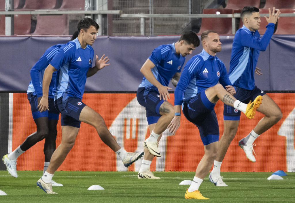 Futbalisti Slovana Bratislava počas tréningu pred zápasom tretieho kola ligovej fázy Ligy majstrov proti domácej Girone. FOTO: TASR/M. Baumann