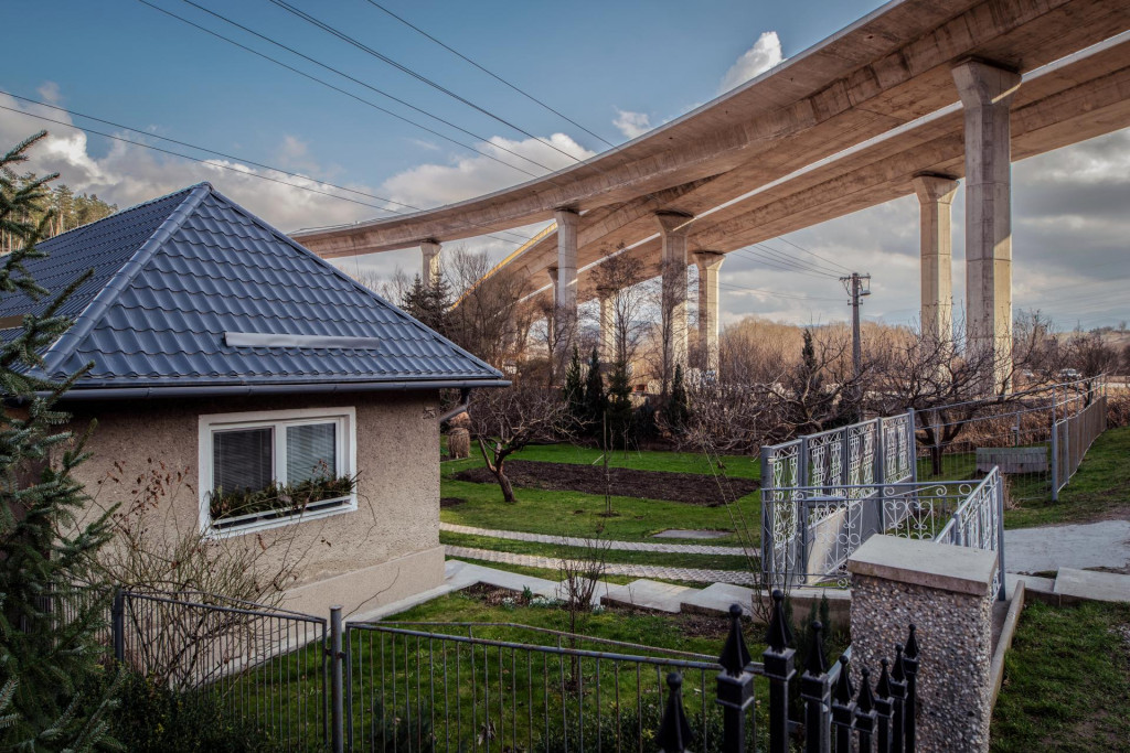 Úsek D1 pri Ružomberku je vo finále. Tender na nadväzujúcu časť má však problémy. FOTO: HN/Miroslava Spodniaková