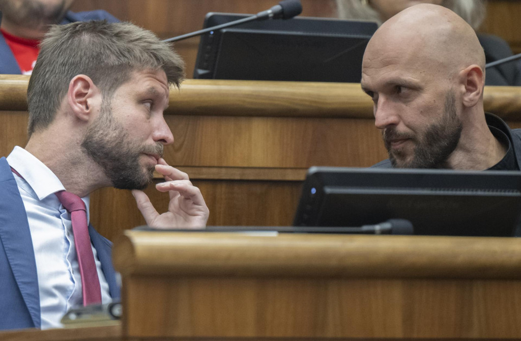 Poslanec Národnej rady Slovenskej republiky Michal Šimečka a Michal Truban. FOTO: TASR/Martin Baumann