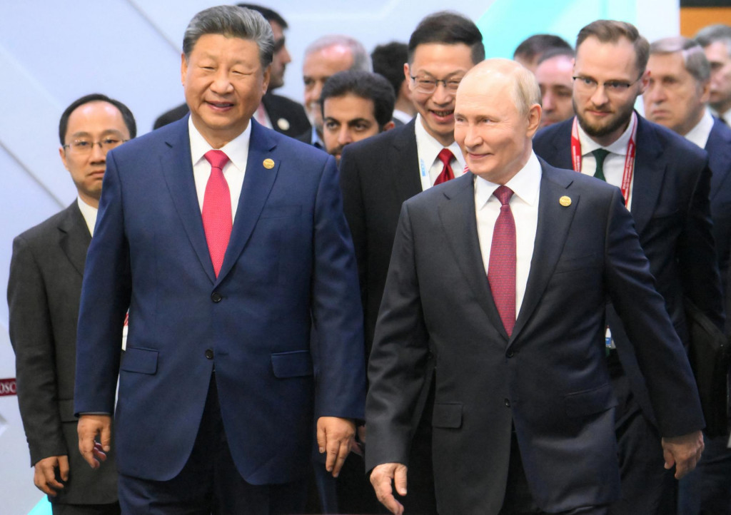 Čínsky prezident Si Ťin-pching a ruský prezident Vladimir Putin. FOTO: Reuters/BRICS-RUSSIA2024.RU