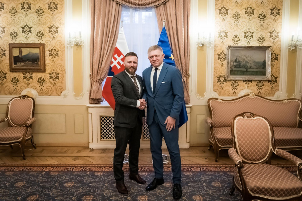 Robert Fico a Peter Kotlár. FOTO: Úrad vlády