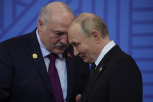 Ruský prezident Vladimir Putin a bieloruský prezident Alexander Lukašenko. FOTO: Reuters