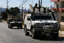 Vozidlá mierových síl Organizácie Spojených národov (UNIFIL). FOTO: Reuters