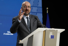 Predseda Európskej rady Charles Michel hovorí počas mediálnej konferencie na summite EÚ v Bruseli. FOTO: TASR/AP