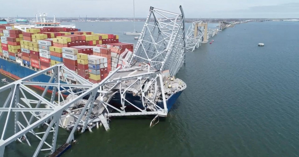 Kontajnerová loď Dali narazila 26. marca do nosného piliera viac ako 2,5 kilometra dlhého mosta Francis Scott Key Bridge. FOTO: Reuters