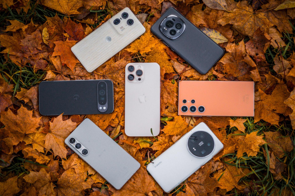 Apple iPhone 16 Pro Max vs. Samsung Galaxy S24 Ultra vs. Google Pixel 9 Pro XL vs. Xiaomi 14 Ultra vs. Honor Magic 6 Pro vs. Sony Xperia 1 VI vs. Motorola Edge 50 Ultra FOTO: HN/Patrik Koreň