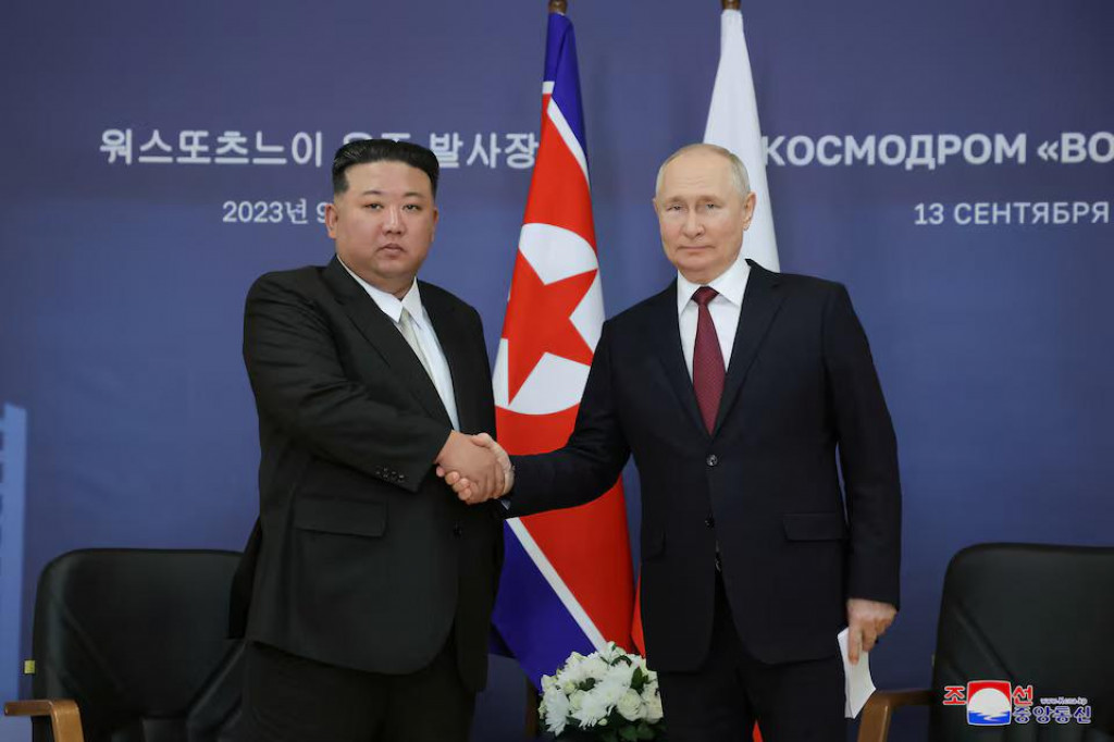 Vzájomný obranný pakt podpísali prezidenti oboch krajín Vladimir Putin a Kim Čong-un počas Putinovej júnovej návštevy Pchjongjangu. FOTO: Reuters