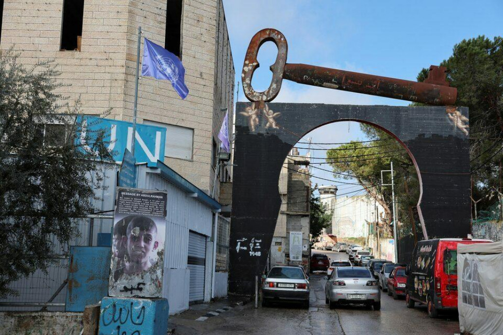 Na snímke Palestínsky kľúč návratu v blízkosti centra UNRWA v utečeneckom tábore Aida v Betleheme na Izraelom okupovanom Západnom brehu. FOTO: Reuters