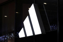 Logo značky Adidas. FOTO: REUTERS