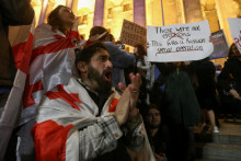 Protesty v Tbilisi. FOTO: REUTERS