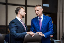 Na snímke Matúš Šutaj Eštok a Richard Raši FOTO: Úrad vlády