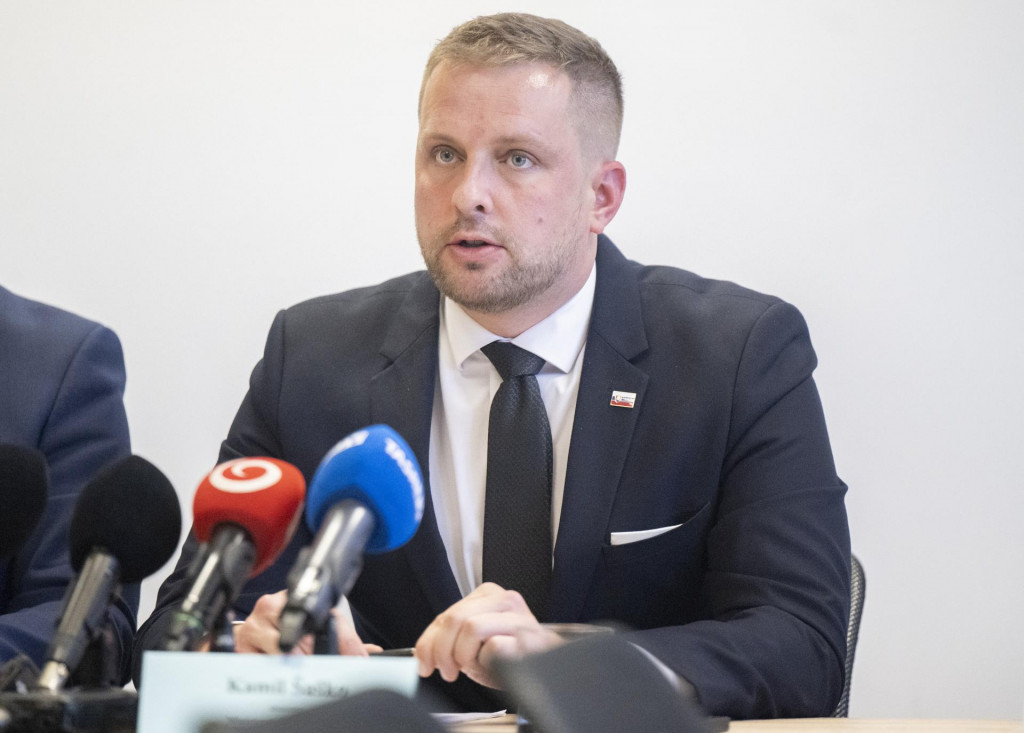 Minister zdravotníctva Kamil Šaško informoval vládu o finančnej situácii najväčších štátnych nemocníc. FOTO: TASR/M. Baumann