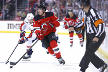 Slovenský hokejový obranca v drese New Jersey Devils Šimon Nemec (17). FOTO: TASR/AP
