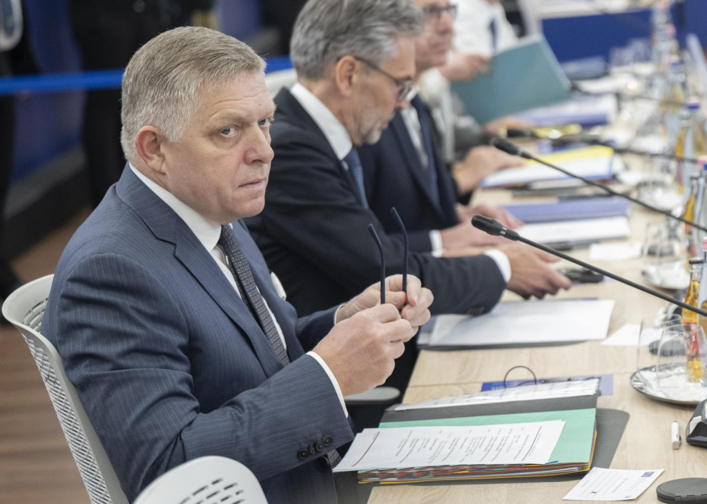 Na snímke zľava slovenský premiér Robert Fico.

FOTO: TASR/M. Baumann