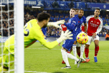 V bránke David Raya z Arsenalu. FOTO: Reuters/Peter Cziborra