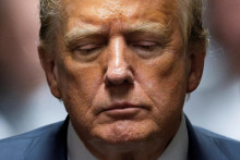 FILE PHOTO: Former US President Donald Trump after a jury found him guilty on all 34 counts in his criminal trial in New York State Supreme Court in New York, New York, USA, 30 May 2024. Trump is facing 34 felony counts of falsifying business records related to payments made to adult film star Stormy Daniels during his 2016 presidential campaign. JUSTIN LANE/Pool via REUTERS/File Photo FOTO: Justin Lane