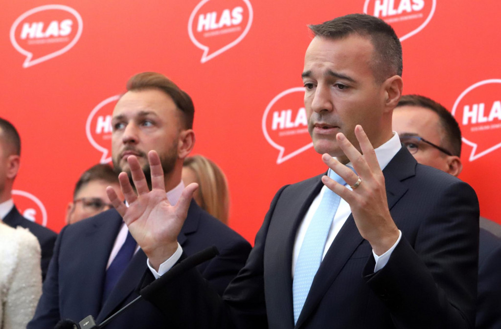 Ministri Matúš Šutaj Eštok a Tomáš Drucker. FOTO: TASR/J. Krošlák