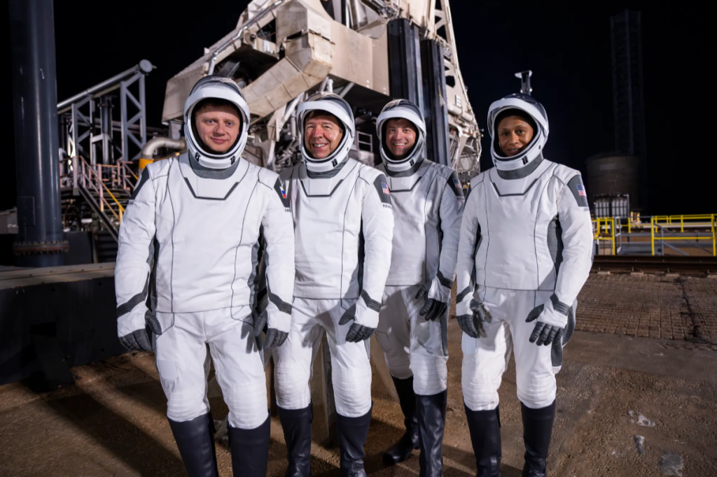 Astronauti misie SpaceX Crew-8 Matthew Dominick,
Michael Barratt, Jeanette Epps a Alexander Grebenkin.