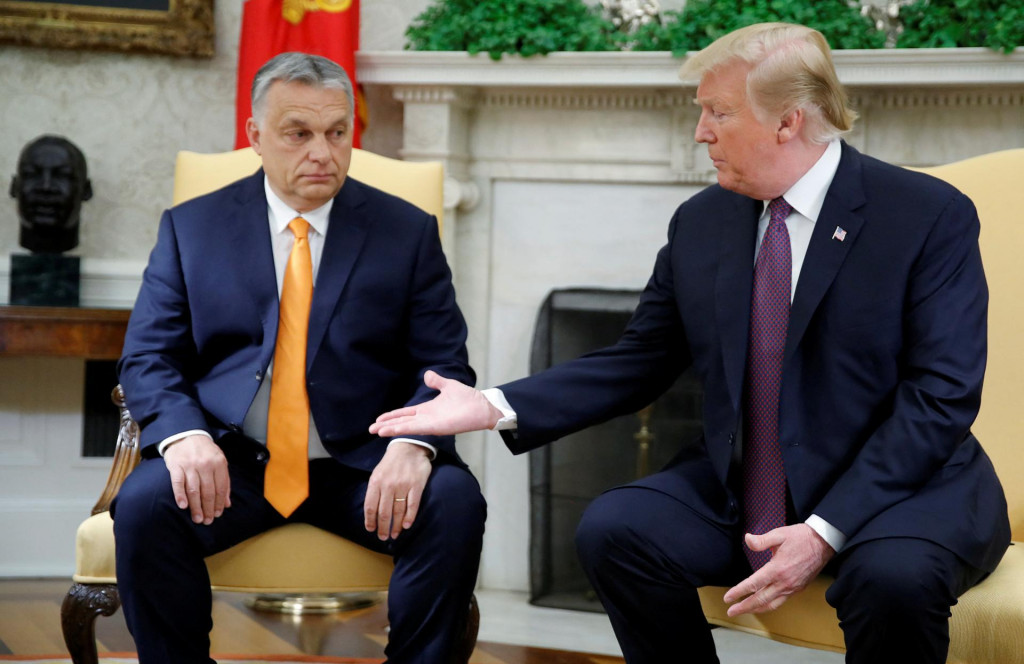 Viktor Orbán (vľavo) a Donald Trump. FOTO: Reuters