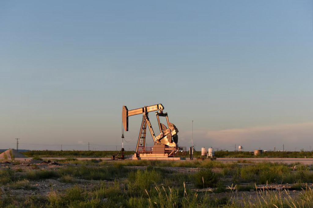 Aliancia, ktorú tvoria členovia OPEC a ich spojenci na čele s Ruskom, od konca roka 2022 znížila ťažbu, aby podporila ceny ropy. FOTO: Reuters