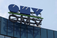 Pohľad na logo rakúskej energetickej spoločnosti OMV AG vo Viedni. FOTO: Reuters