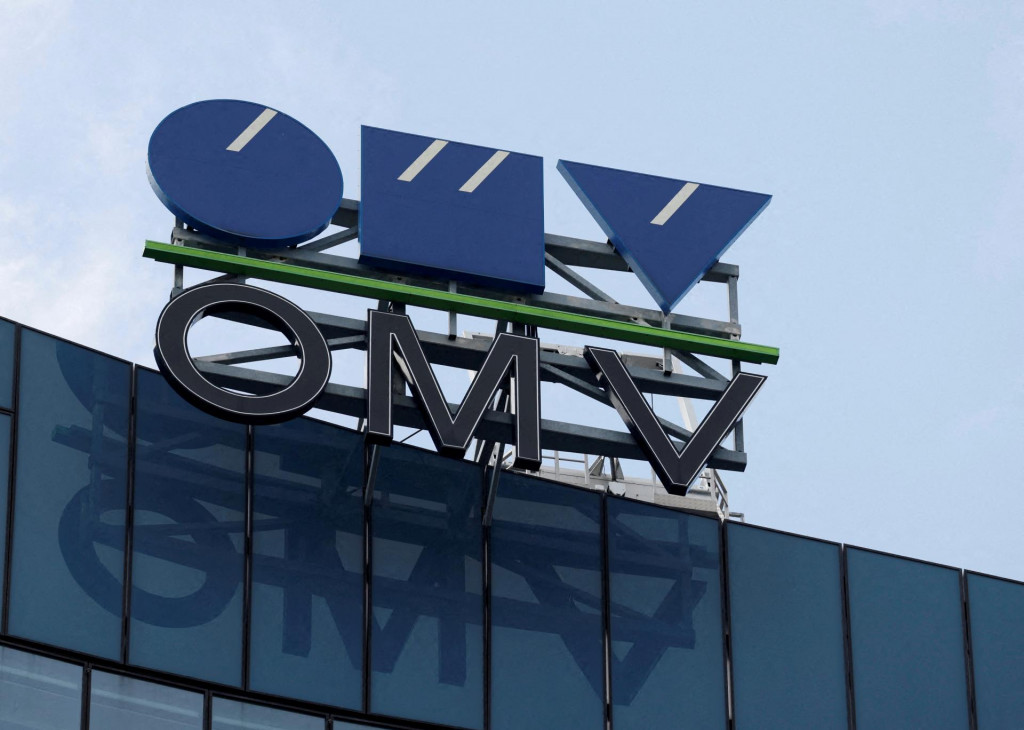 Pohľad na logo rakúskej energetickej spoločnosti OMV AG vo Viedni. FOTO: Reuters