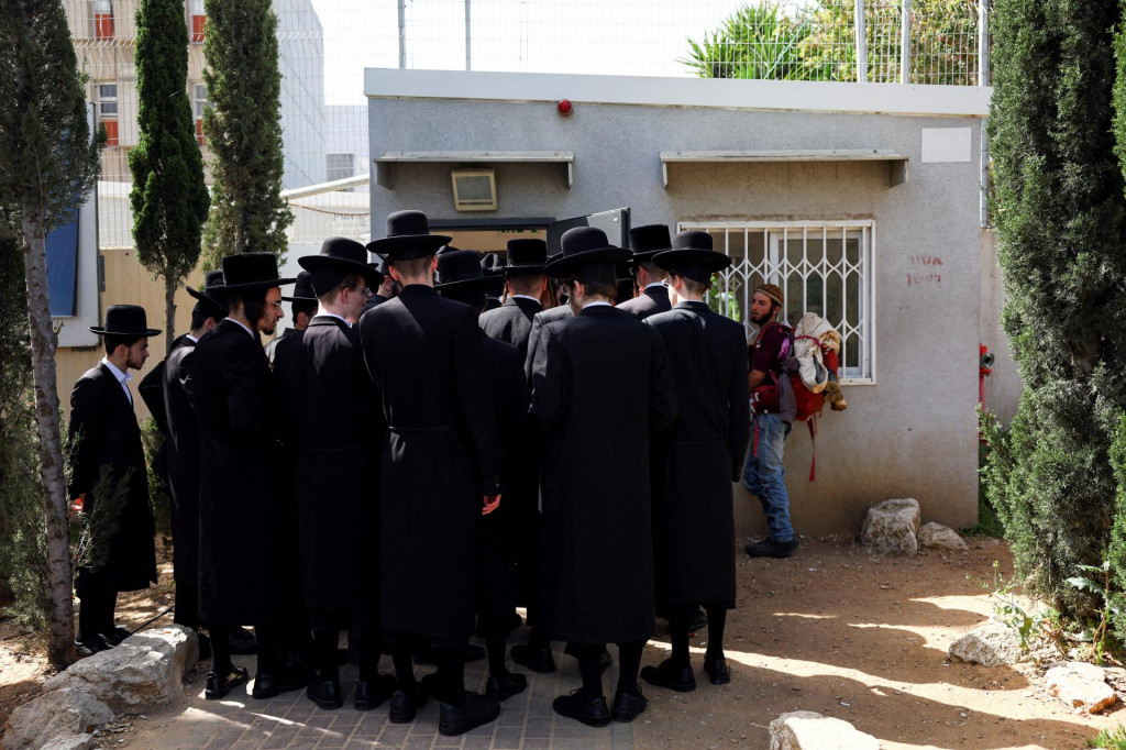 Izraelská armáda chce ultraortodoxných židov po výberovom procese zaradiť do vojenskej služby od budúceho roka. FOTO: Reuters