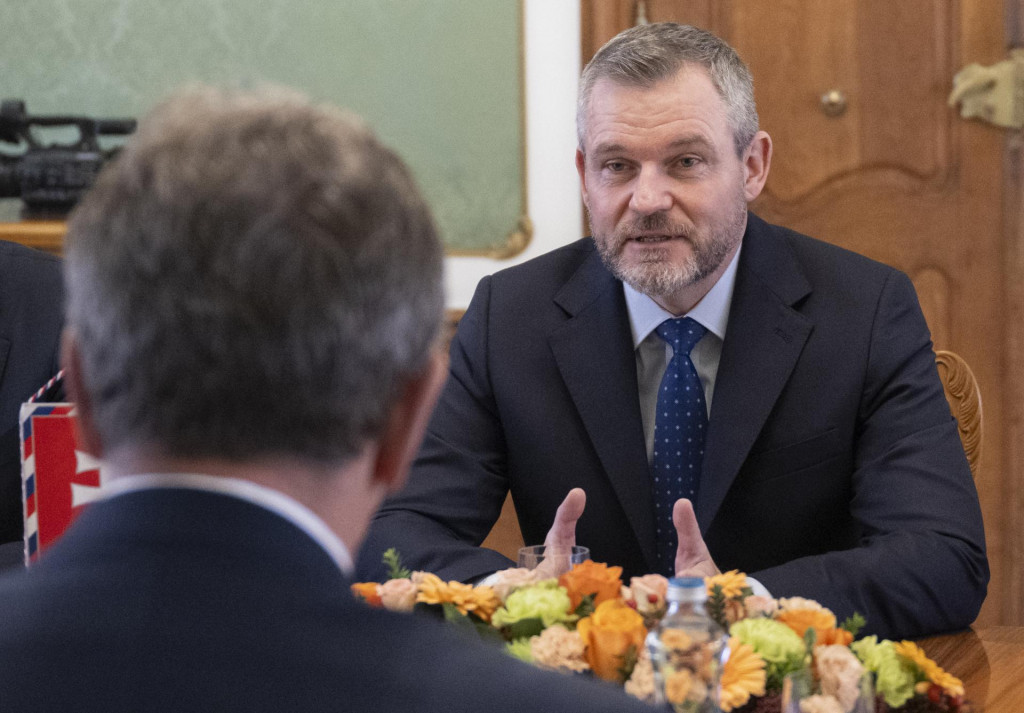 Prezident Peter Pellegrini počas prijatia zástupcov Odborového zväzu pracovníkov školstva a vedy na Slovensku. FOTO: TASR/Martin Baumann