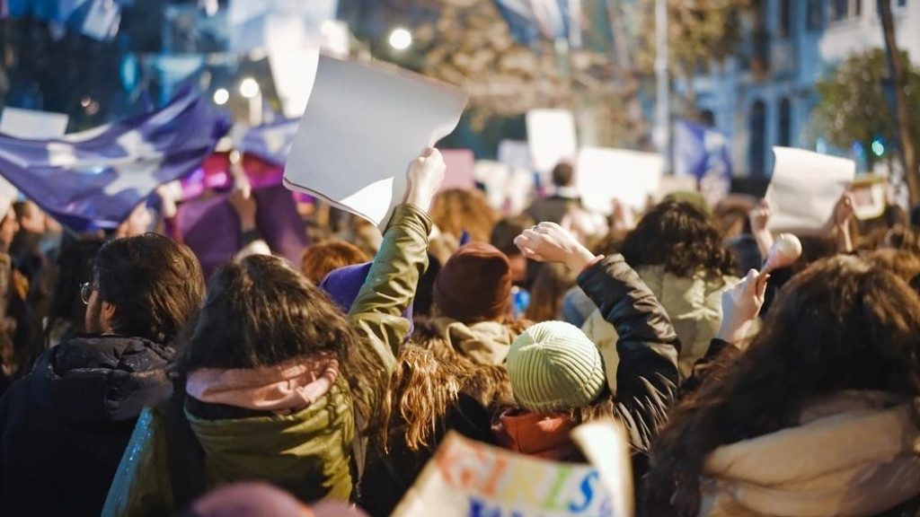 Sedemnásteho novembra oslavuje výročie Nežnej revolúcie.