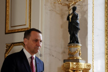 Šéf poľskej diplomacie Radoslaw Sikorski. FOTO: Reuters