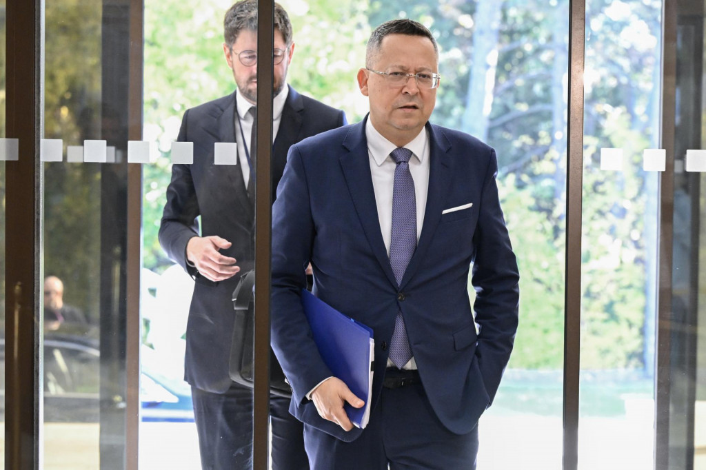 Minister financií Ladislav Kamenický v utorok predstavil návrh budúcoročného rozpočtu členom parlamentného výboru pre financie a rozpočet. FOTO:TASR/Pavel Neubauer