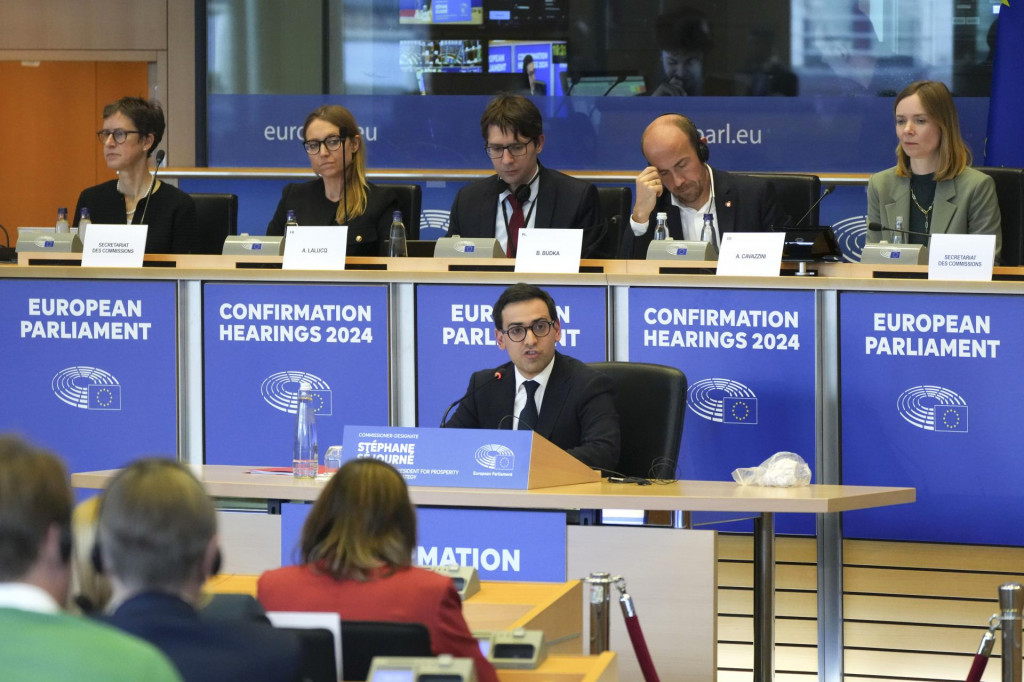 Kandidát Francúzska na eurokomisára Stéphane Séjourné počas vypočutia pred poslancami Európskeho parlamentu v Bruseli. FOTO: TASR/AP