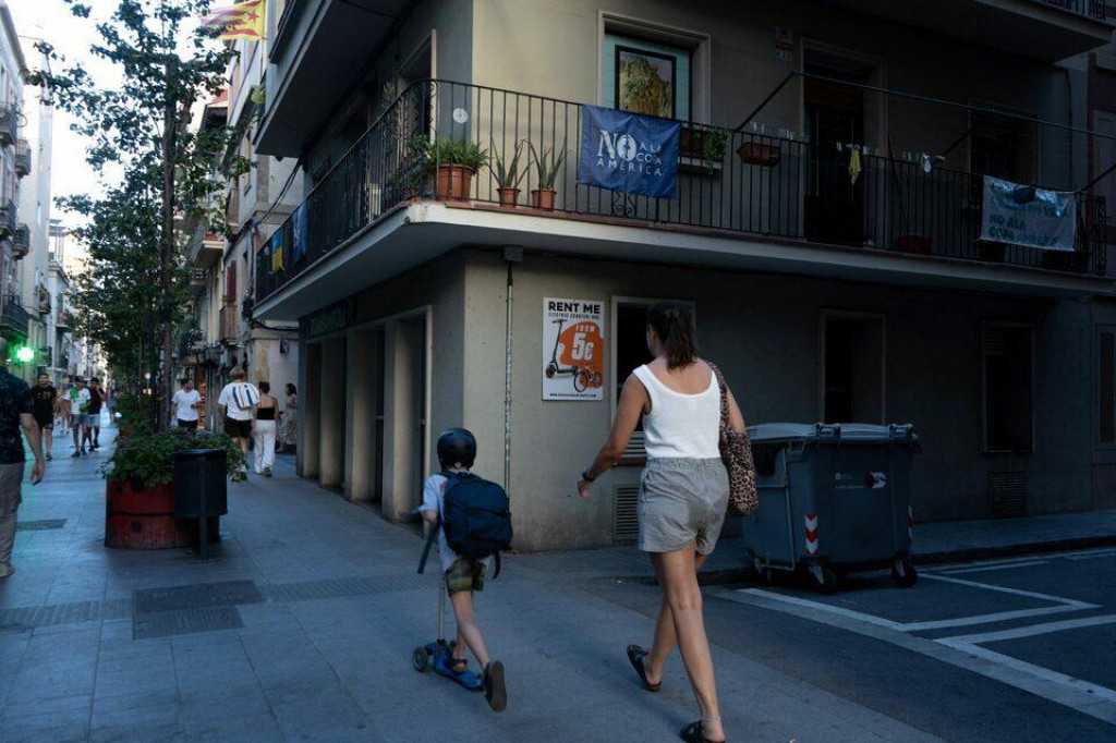 Podľa oficiálnych údajov sa v Barcelone na krátkodobý prenájom využíva približne 8800 bytov. FOTO: Reuters