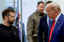 Zvolený prezident Spojených štátov Donald Trump a ukrajinský prezident Volodymyr Zelenskyj. FOTO: REUTERS