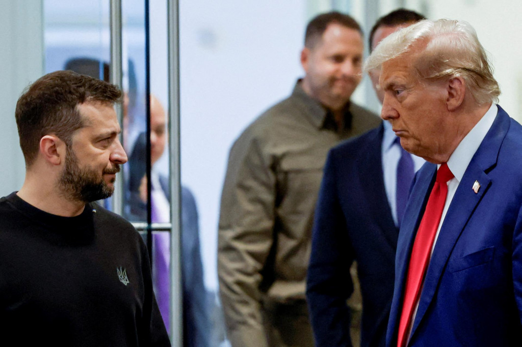 Zvolený prezident Spojených štátov Donald Trump a ukrajinský prezident Volodymyr Zelenskyj. FOTO: REUTERS