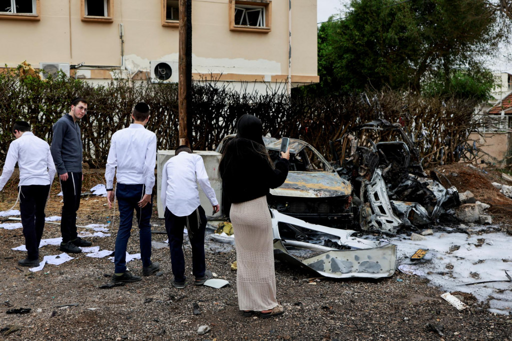 Z Libanonu preniklo do strednej časti Izraela 18 a do severnej časti približne 30 striel, respektíve rakiet, pričom viaceré z nich zneškodnila. FOTO: REUTERS