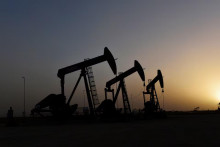 Barel americkej ľahkej ropy West Texas Intermediate s dodávkou v januári sa v pondelok o 7.19 h SEČ predával po 70,73 dolára (67,93 eura). FOTO: Reuters