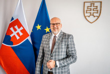 Začíname formovať pozíciu Slovenska vo vzťahu k novým eurofondom na ďalšie programové obdobie, hovorí štátny tajomník ministerstva investícií Michal Kaliňák.