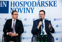 Na HN konferencii s názvom Slovenský národný záujem o trhu práce debatovali minister práce Erik Tomáš a predseda predstavenstva a generálny riaditeľ spoločnosti ZSSK Peter Helexa.  FOTO: Spodniaková Miroslava/mafra