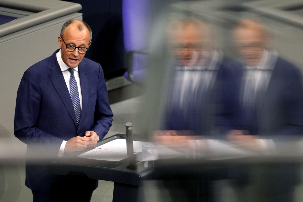 Líder nemeckej opozičnej Kresťanskodemokratickej únie Nemecka Friedrich Merz počas vyhlásenia v nemeckom parlamente Bundestag v Berlíne. FOTO: TASR/AP