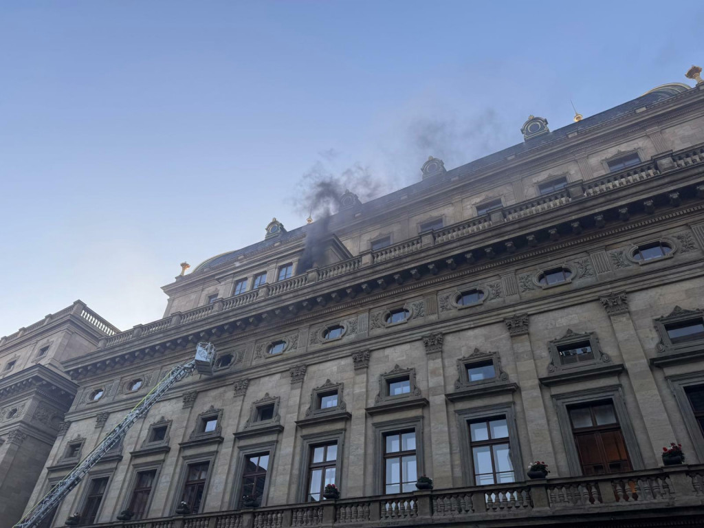 Požiar v historickej budove Národného divadla v Prahe. FOTO: X/Hasiči Praha