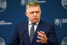 Na snímke predseda vlády SR Robert Fico (Smer-SD) počas tlačovej konferencie k štátnej pomoci s cenou elektrickej energie pre ľudí po 60. schôdzi vlády SR v Bratislave 20. novembra 2024. FOTO TASR - Jaroslav Novák